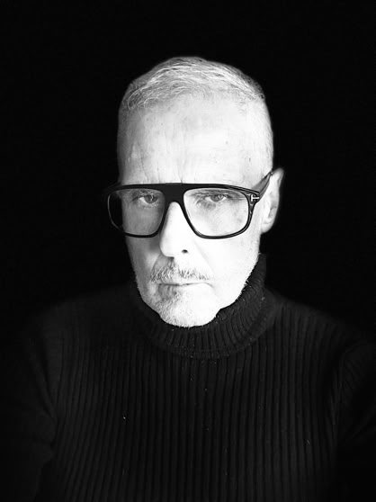 Prof. Dr.phil. Antonio Alexandre Bispo é professor da Faculdade de Filosofia da Universidade de Colonia, Alemanha. E presidente da Academia Brasil-Europa do Instituto de Estudos da Cultura Musical do Mundo de Língua Portuguesa (ISMPS).